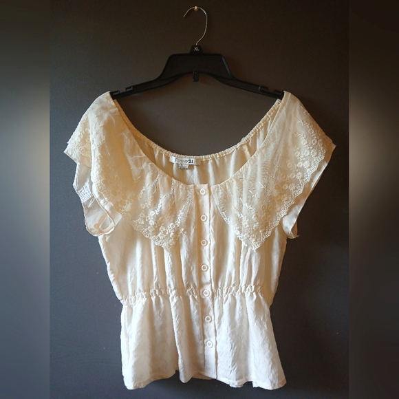 FOREVER 21 WOMEN'S LARGE SHORT SLEEVE CREAM SUMMER TOP ☀️ - Picture 1 of 3